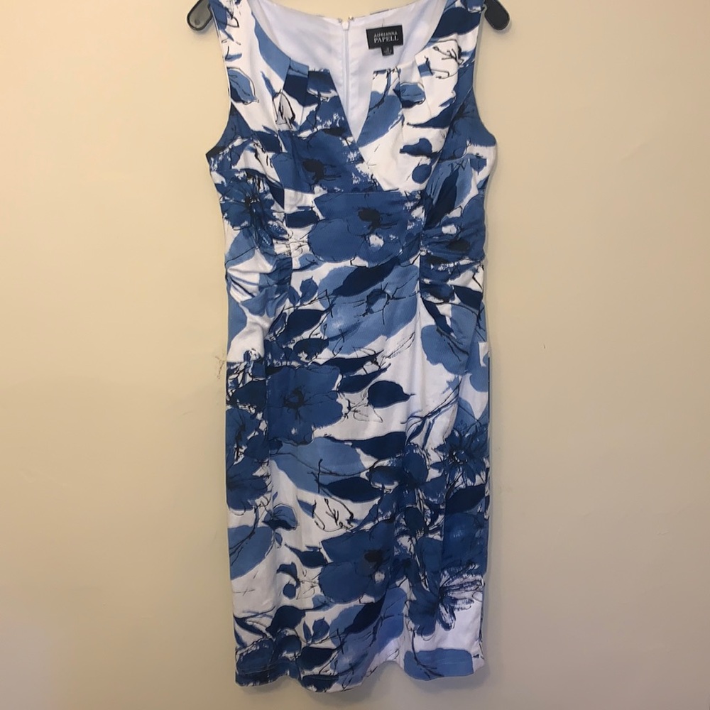 Adrianna Papell Blue And White Floral Sheath V-neck Cocktail Dress